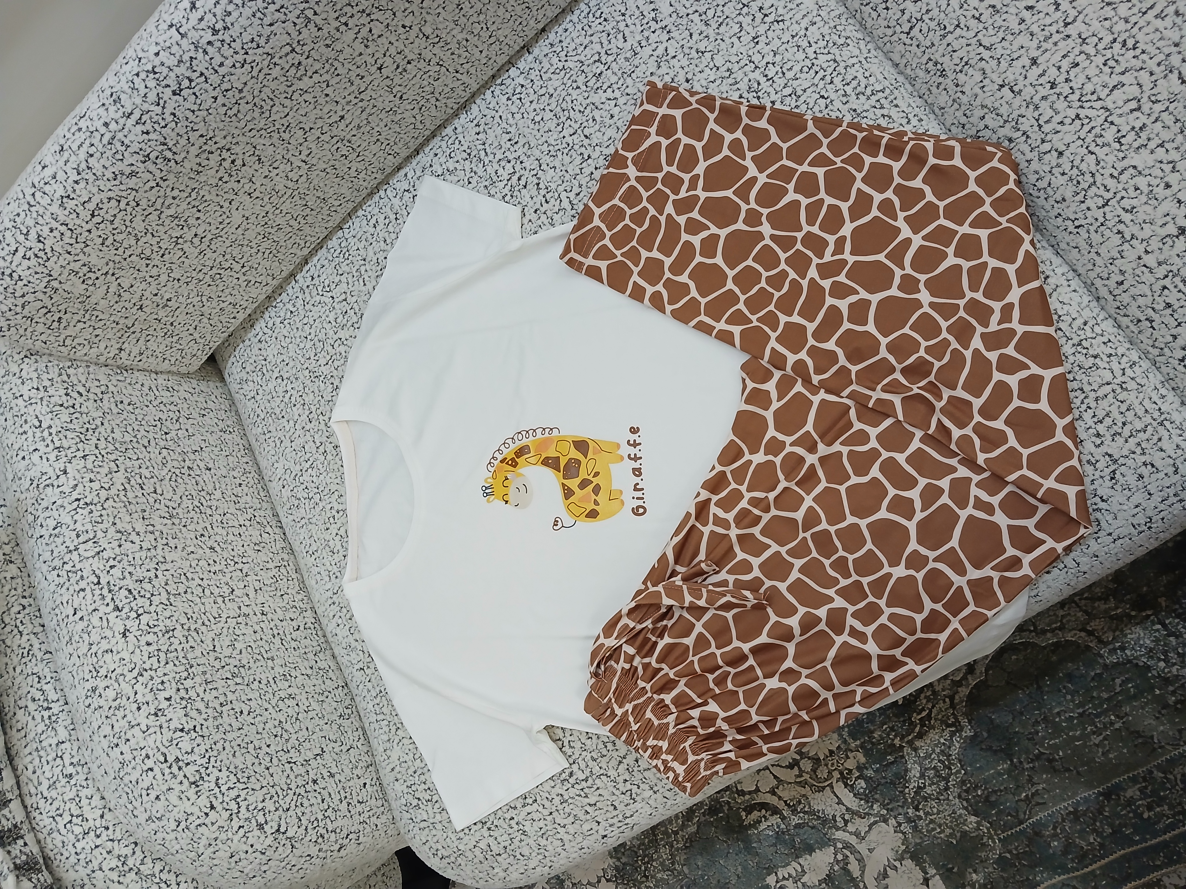 تیشرت و شلوار زرافه